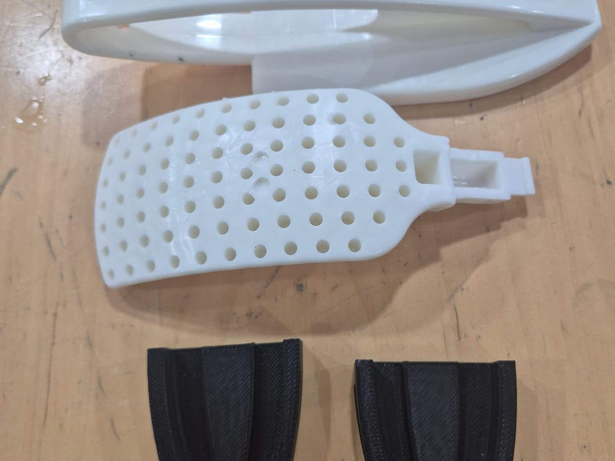 운동화 청소솔 생산 지그 — ABS FDM 3D프린팅 출력물 (와우쓰리디)
